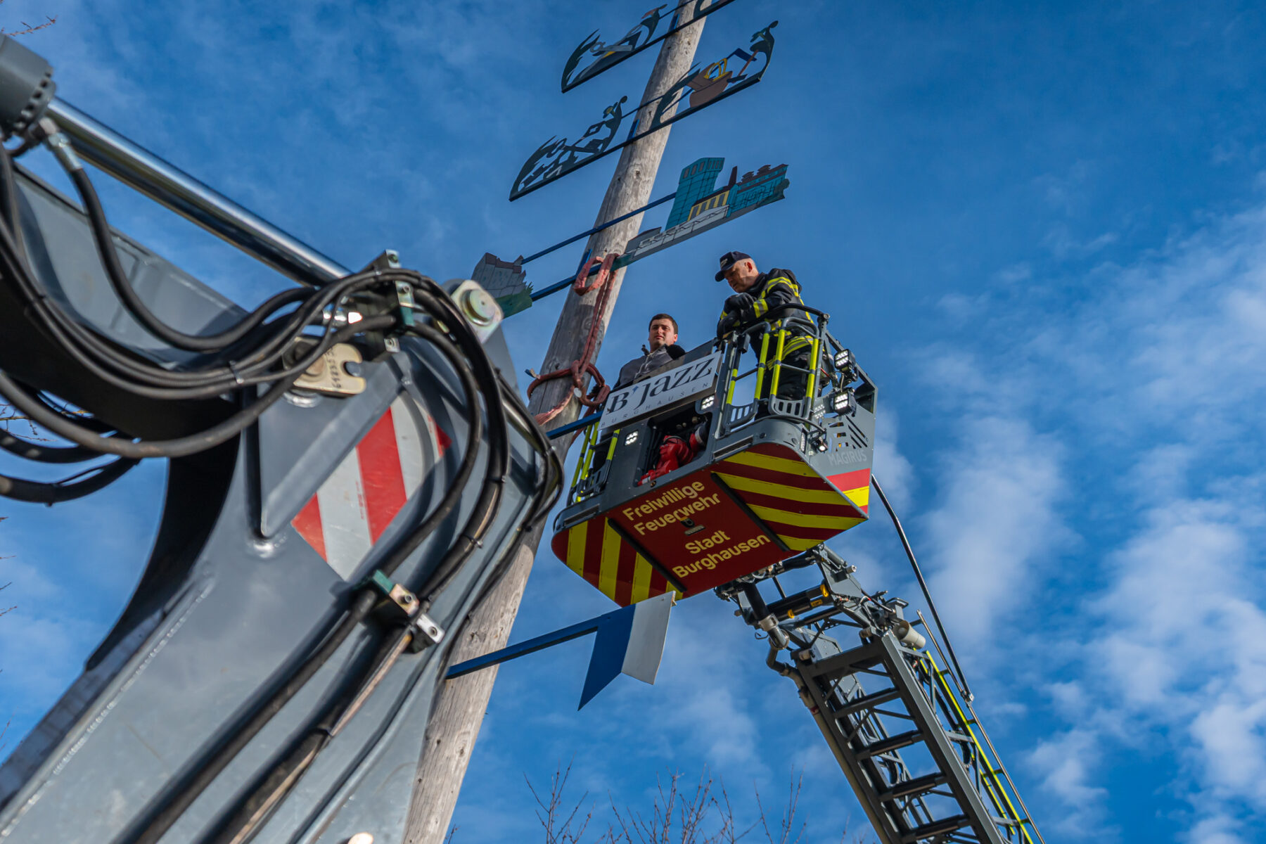 Mai Baum Burghausen Stadtpark Copyright Fotos: Pressestelle Freiwillige Feuerwehr Burghausen