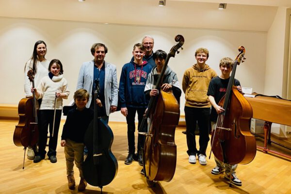 PM 48 Stadt Burghausen Preisträger von Wettbewerb Jugend musiziert geben ein Konzert in der Musikschule Burghausen