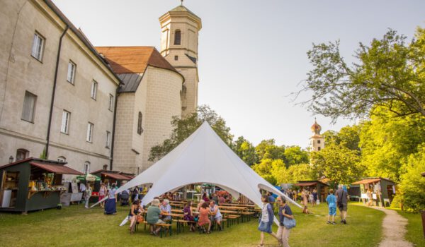 Die Klosteranlage Raitenhaslach bildet den perfekten Rahmen für den Klostermarkt. Fotocredit: Burghauser Touristik