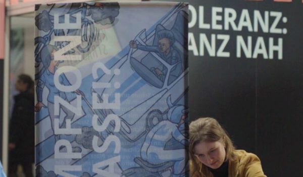 Die Wanderausstellung im JUZ in der Neustadt ist nur ein Teil der „ToleranzRäume“ – das Begleitprogramm spielt sich an wechselnden Orten im ganzen Stadtgebiet ab. Fotocredit: Stadt Burghausen / tg