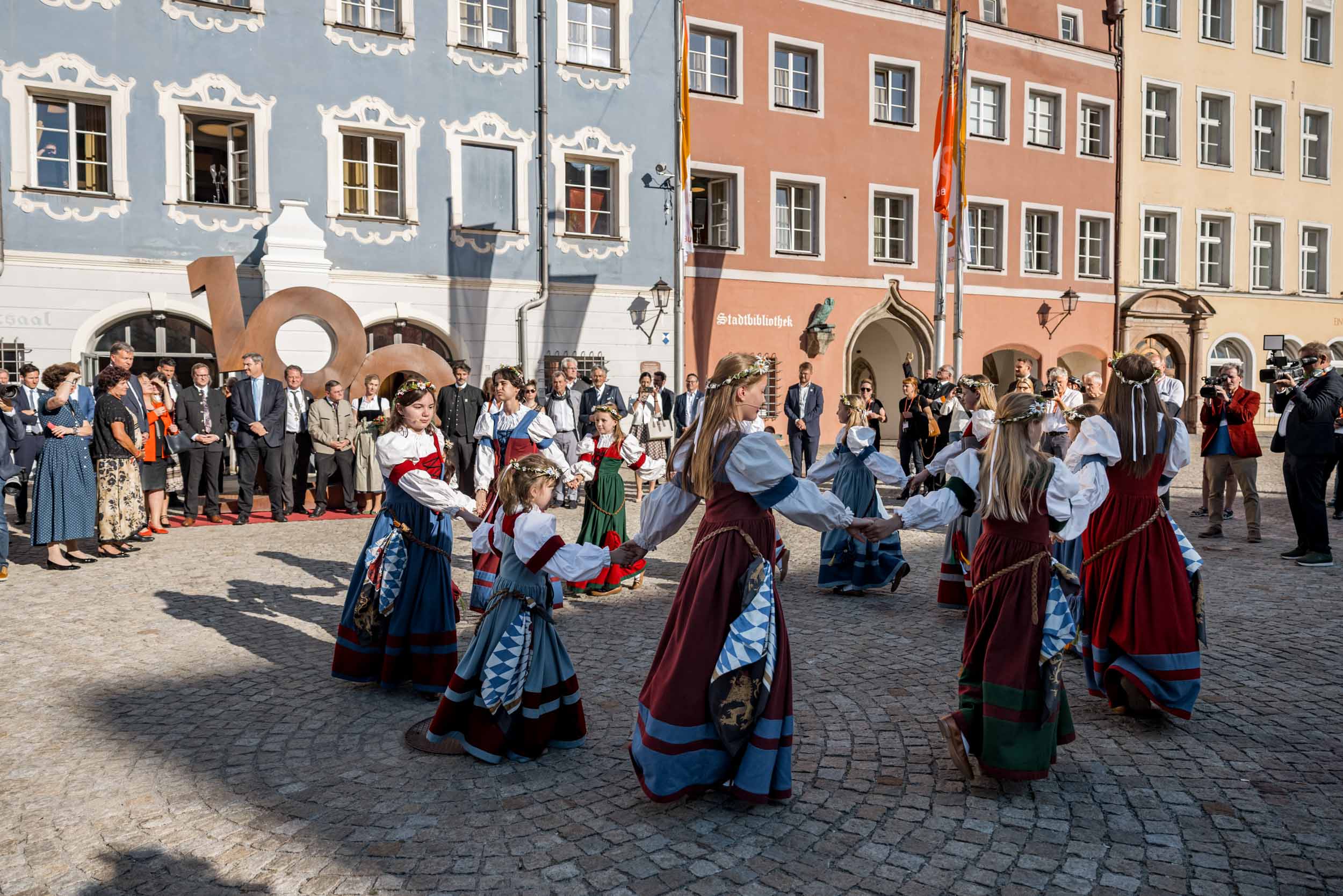 Festakt 1000 am 30.04.2025 vor und im Stadtsaal mit Ministerpräsident Dr. Markus Söder sowie Ludwig und Sophie von Bayern. Foto Manuela Fuchs