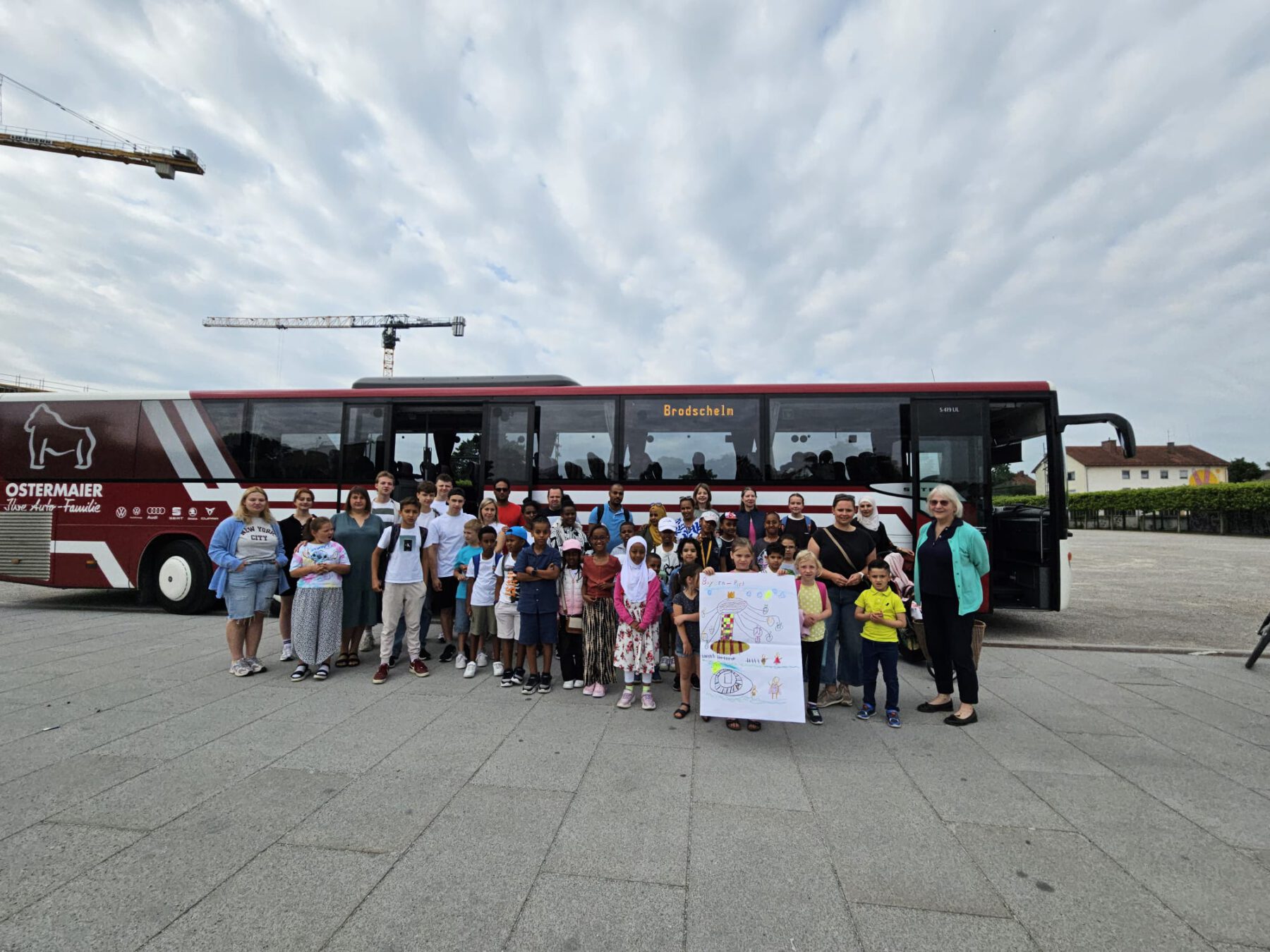 Foto: Familienreferentin Doris Graf und Mitarbeiterin im Haus der Familie Judith Nitsch machten einen tollen Tag im Bayern-Park möglich. © Haus der Familie/Stadt Burghausen