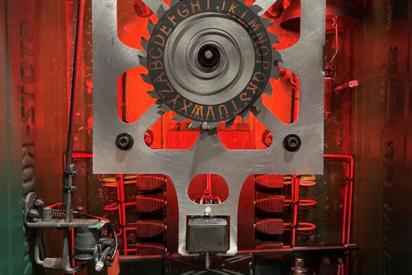 Spagat_Alan_Maschine_02©Portmanteau.kl_Theater