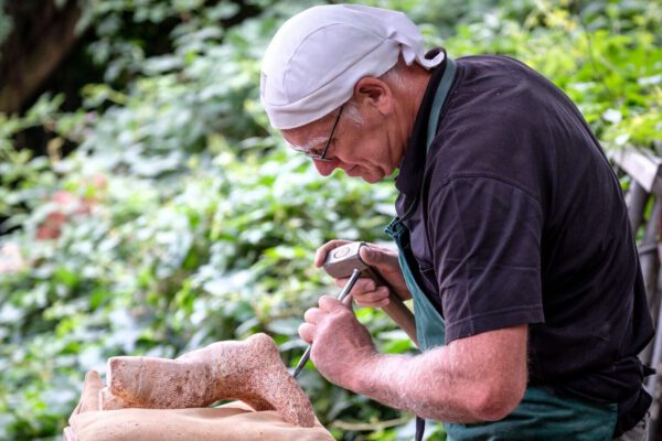 VAK_Helmut Terörde Forms - fragile Skulpturen aus Marmor und Kalkgestein Foto VAK_Helmut Terörde Forms - fragile Skulpturen aus Marmor und Kalkgestein Foto