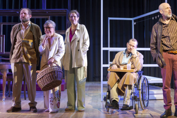 Zusammenziehen_Szenenfoto-18_Foto_Alvise-Predieri