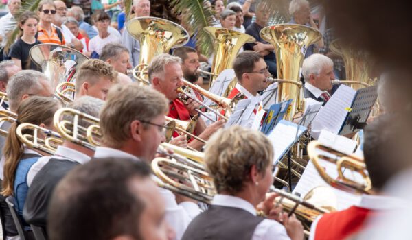 Die WACKER Werkkapelle auf dem Burghauser Stadtplatz. Fotocredit: Wacker Chemie AG