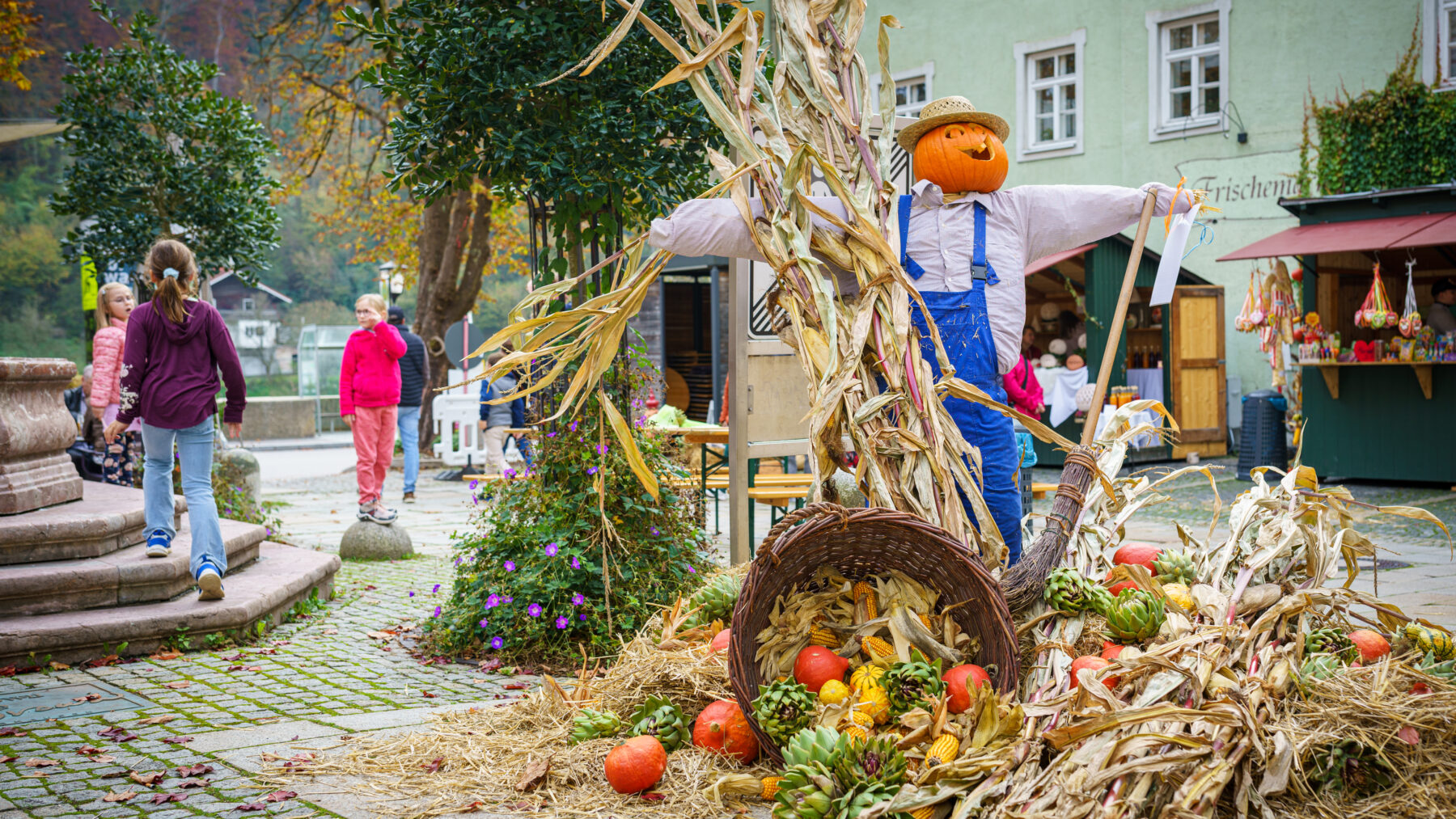 Musik, Crêpes und eine Kaffeerösterei gibt es am Bichl in den Grüben. Fotocredit: Burghauer Touristik
