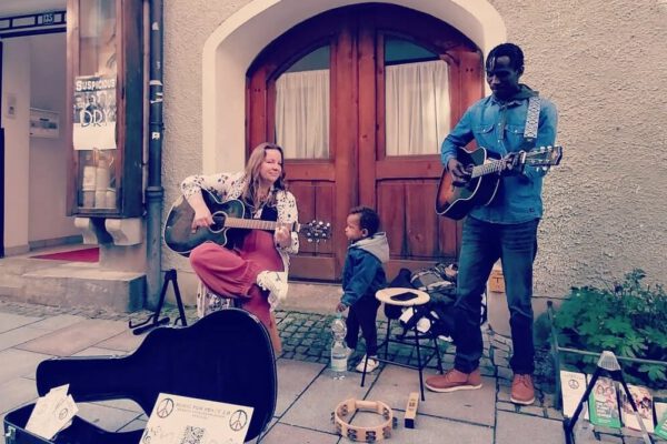 Maria_Seydou_Straßenmusik