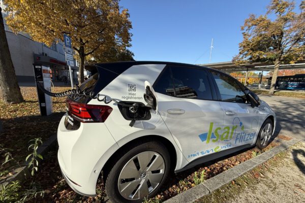 Der Isar-Flitzer der EBG fährt mit 100% Ökostrom Foto köx Der Isar-Flitzer der EBG fährt mit 100% Ökostrom