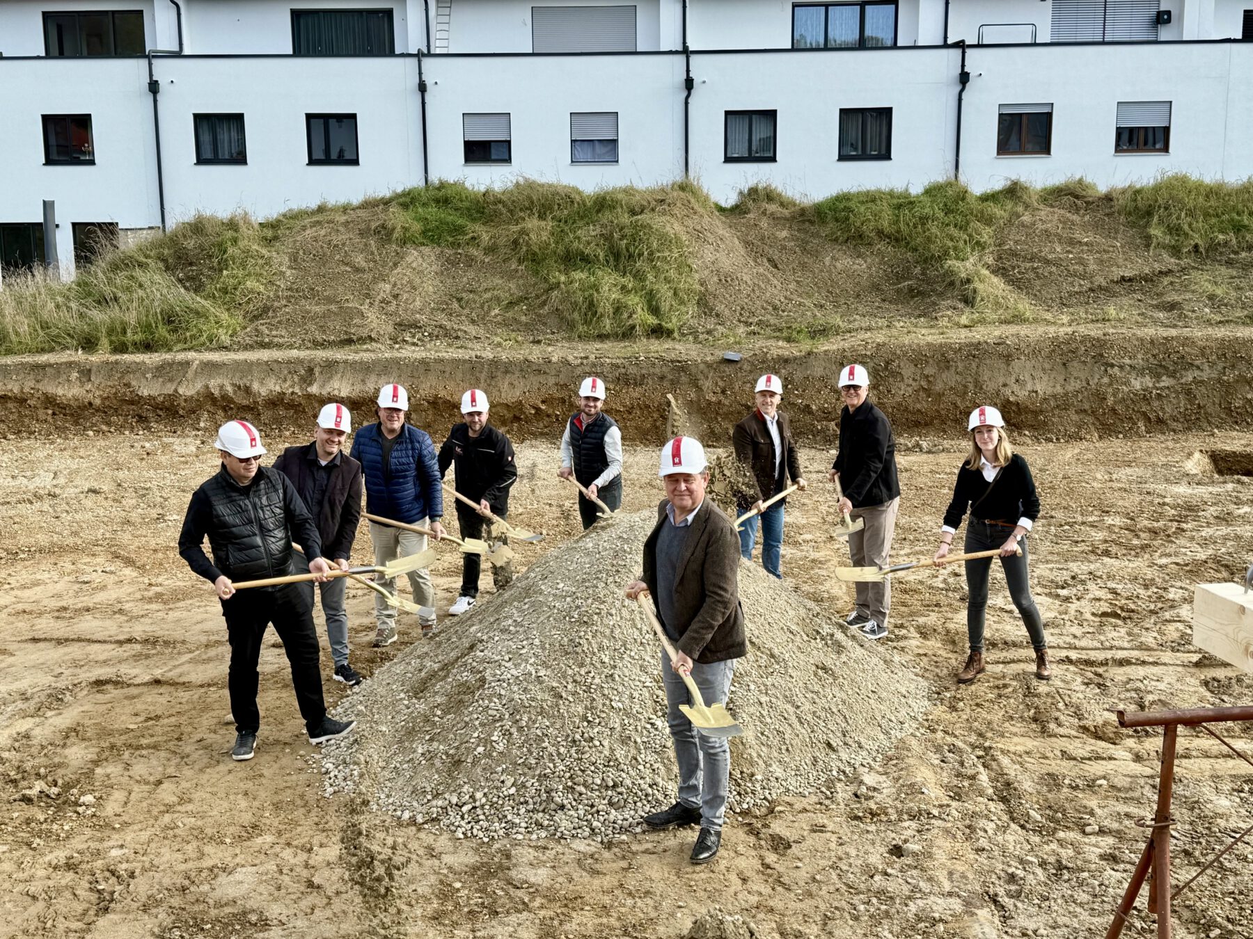 Erster Bürgermeister Florian Schneider symbolischer Spatenstich