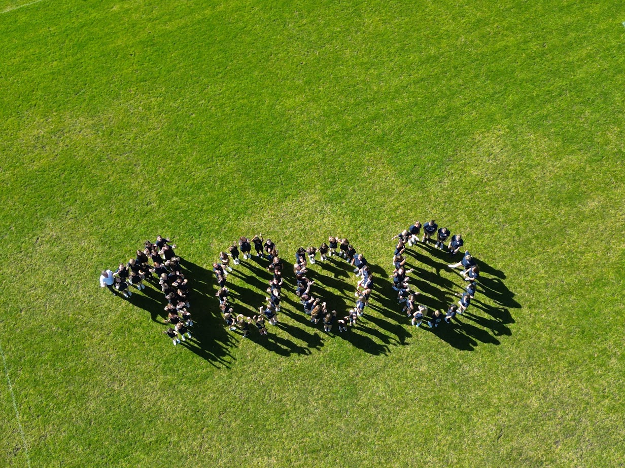 Die Cheerleader des TV 1868 veranstalteten einen eigenen Sportabzeichentag – die Formation der 1000 war allerdings nicht Teil der Prüfungsdisziplinen. Fotocredit: Stadt Burghausen / TV 1868 Burghausen e.V.