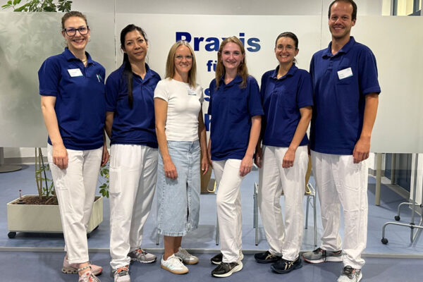 Therapiezentrum Burghausen Das Team des Therapiezentrums Burghausen (v.li.): Sarah Finsterwalder (Ergotherapeutin, fachliche Leitung), Sivi Wagner (Ergotherapeutin), Tanja Garbe (Anmeldung Therapiezentrum), Konny Seitz (Physiotherapeutin), Martina Schwab (Physiotherapeutin), Tobias Roth (Physiotherapeut, fachliche Leitung).