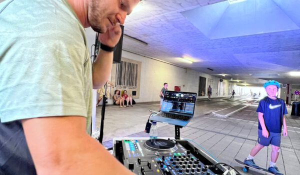 Im Juli hat die Stadt sogar die Tiefgarage unter dem Bürgerplatz gesperrt, damit die Kids in der kühlen Garage skaten konnten. Fotocredit: Stadt Burghausen / köx Im Juli hat die Stadt sogar die Tiefgarage unter dem Bürgerplatz gesperrt, damit die Kids in der kühlen Garage skaten konnten. Fotocredit: Stadt Burghausen / köx