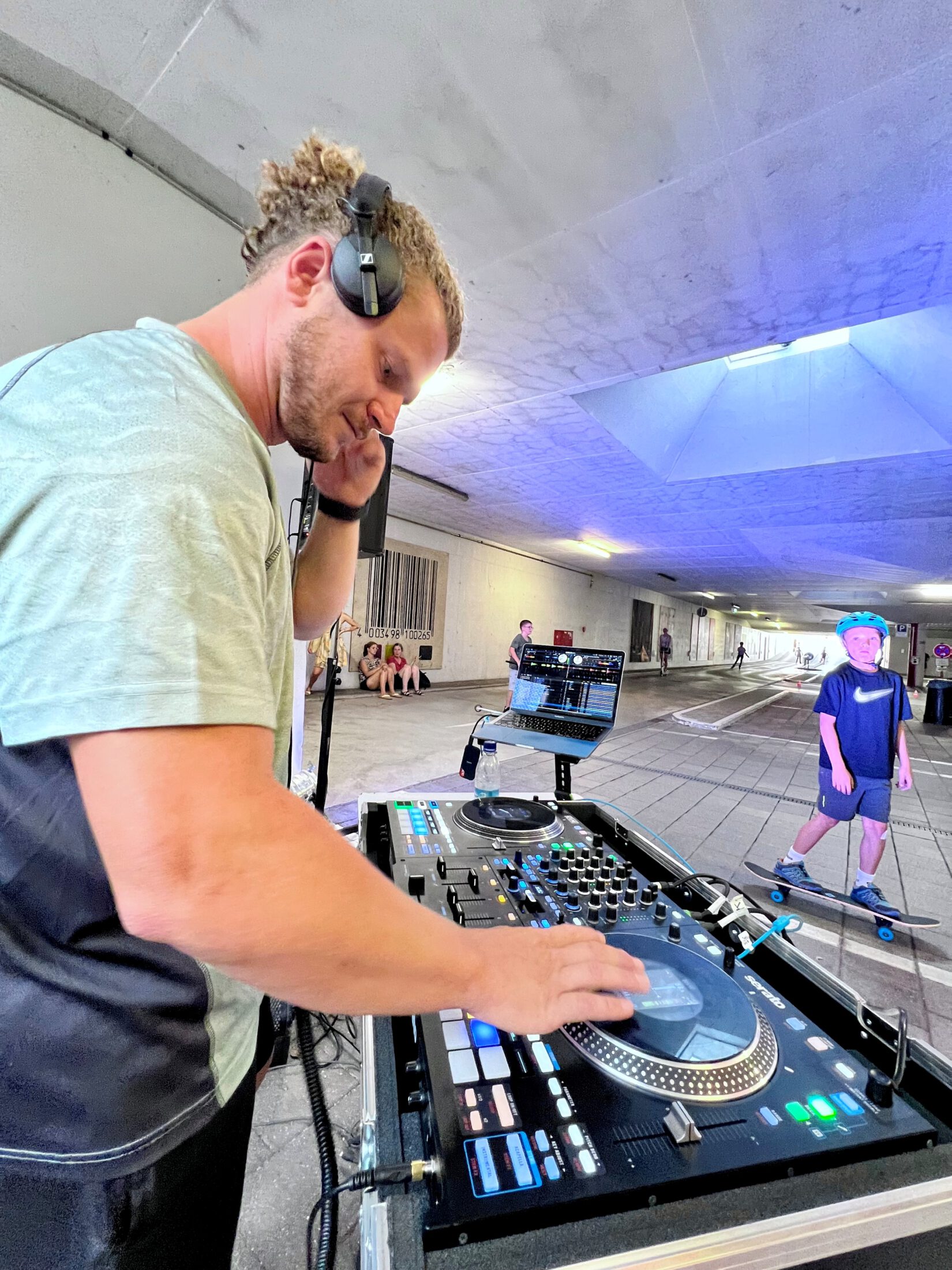 Im Juli hat die Stadt sogar die Tiefgarage unter dem Bürgerplatz gesperrt, damit die Kids in der kühlen Garage skaten konnten. Fotocredit: Stadt Burghausen / köx