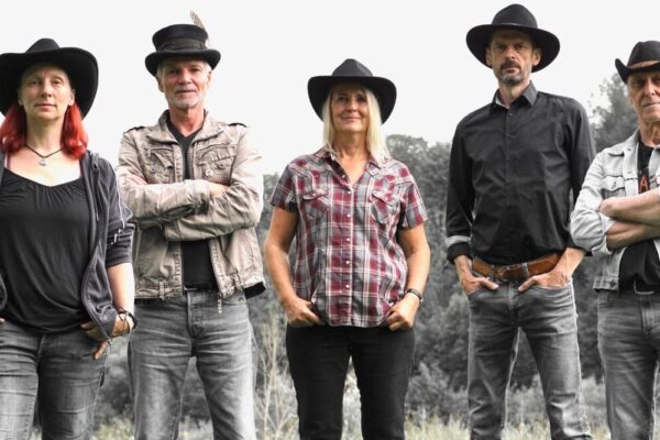 Barnyard River Band_28.2.