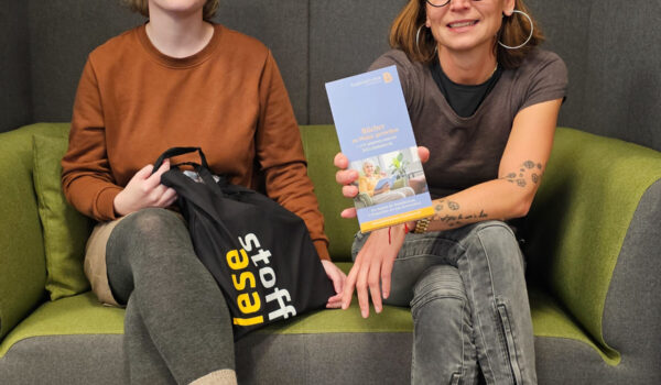 Bürger, die Interesse an einer regelmäßigen Medienlieferung haben, wenden sich bitte an die Stadtbibliothek Burghausen: 08677/63124 oder christin.moll@burghausen.de