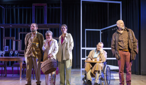 Zusammenziehen_Szenenfoto-18_Foto_Alvise-Predieri