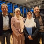 Erster Bürgermeister Florian Schneider, Fatima Haimoun, Engagierte der AG Integration, Integrationsbeirätin Dr. Eman Ayyad und Dritter Bürgermeister Stefan Angstl beim Fastenbrechen 2025. © Haus der Familie/Stadt Burghausen