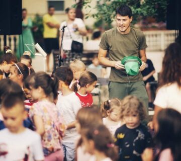 Der Neu Burghauser Dino Gluhović präsentiert einen kostenfreien Workshop und stellt sich der Burghauser Stadtgesellschaft vor  Fotocredit: Dino Gluhović