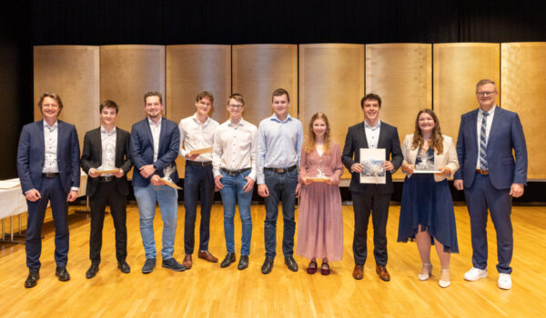 BBiW Lehrabschlussfeier 2026, Gruppe, AbsolventInnen mit Auszeichnung