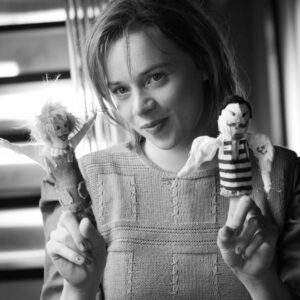 SieGlaubenAnEngelHerrDrowak LunaWedler als Lena c Zieglerfilm Baden Baden X Verleih AG