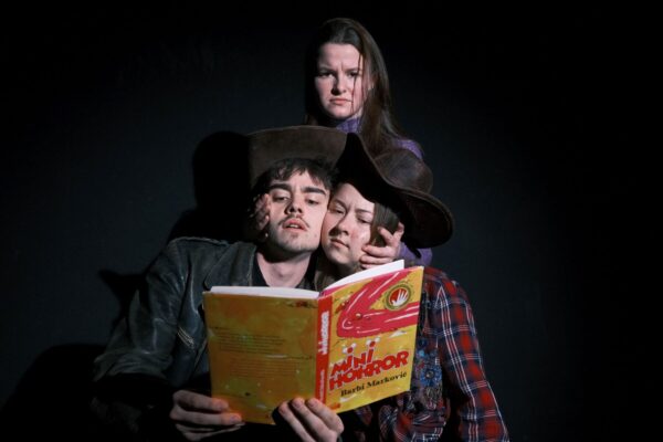 „Kultur im Kloster 2026“ beginnt am Samstag 25. April 20 Uhr im Roten Salon mit einer witzigen und originellen Lesung von Studierenden der Athanor-Akademie Passau