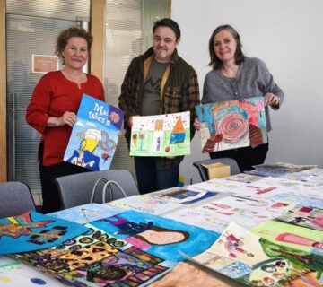 Die Jury des 1  Mai Wies’n Malwettbewerbs (v  l ): Sabina Schneider Reisinger, Klaus Richter und Petra Forstpointner 