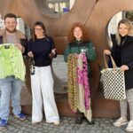 Foto: Marcel Anslinger (v l ) Leiter des Freizeitheims, Christin Moll Leiterin der Stadtbibliothek sowie Lena Reinheckel FÖJ im Umweltamt und Ines Huber vom städtischen Umweltamt Burghausen 
