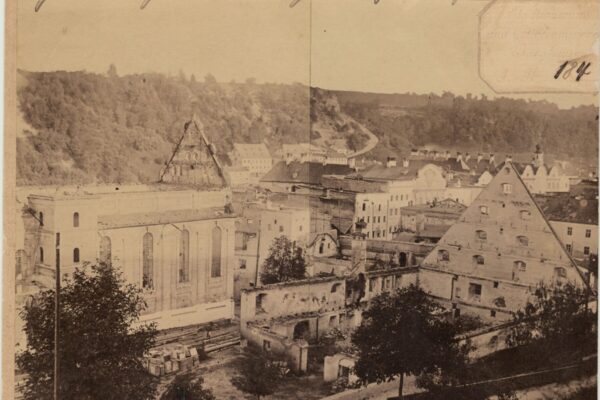 1601, vor 425 Jahren, wurde nach zwei Jahren Bauzeit eines der größten Gebäude in Burghausen fertiggestellt. Heute erinnert nichts mehr an den herzoglichen Salzstadel in der Zaglau