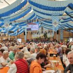 Burghauser Bürger ab 65 Jahren erhalten Wertgutscheine für den Besuch der Mai Wies'n am Seniorennachmittag 