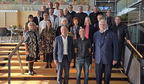 Der Burghauser Stadtrat Legislaturperiode 2020 - 2026. Foto Edenhoffer