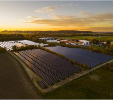 Der Solarpark „Hieringer Feld“ bei Burghausen: Die Vermarktung begann im November 2025, nun ist das von Anfang an limitierte Angebot an lokalem Solarstrom komplett verkauft 