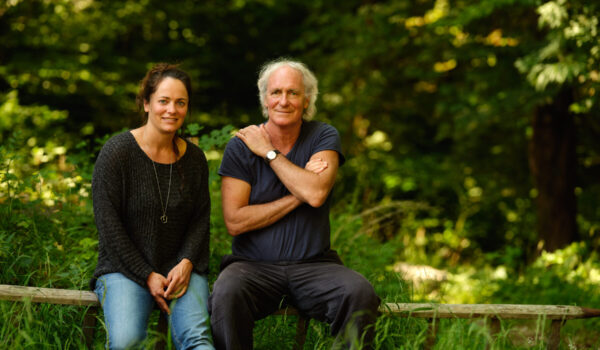 PIP_urheber6235_03 Ana und August Zirner lesen auf der Burg