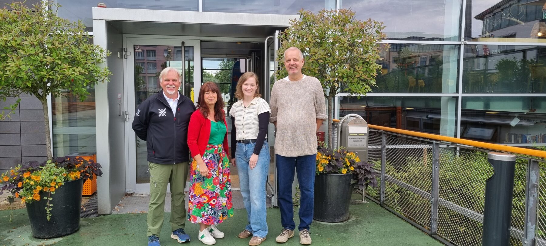 Sie sind gespannt auf viele Ideen: (v l ) Seniorenreferent Heinz Donner, Katrin Krumbachner, Sachgebiet Senioren und Pflege am Landratsamt und Moderatorin des Ideenworkshops, Veronika Alfranseder, Leiterin des Seniorenbüros der Stadt Burghausen sowie Alfred Danninger von der Bürgerinsel Fotocredit: Stadt Burghausen/va