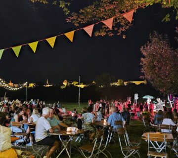Im Sommernachtsbiergarten ist der Burgblick garantiert 