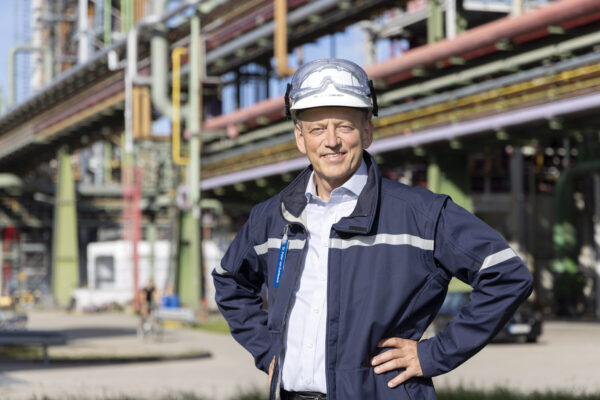 Dr. Peter von Zumbusch, Werkleiter, Werk Burghausen