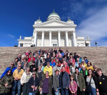 Gruppenfoto in Helsinki: Die finnische Hauptstadt war neben den drei Ländern des Baltikums Ziel der diesjährigen Burghauser Städtereise  Fotocredit: Stadt Burghausen