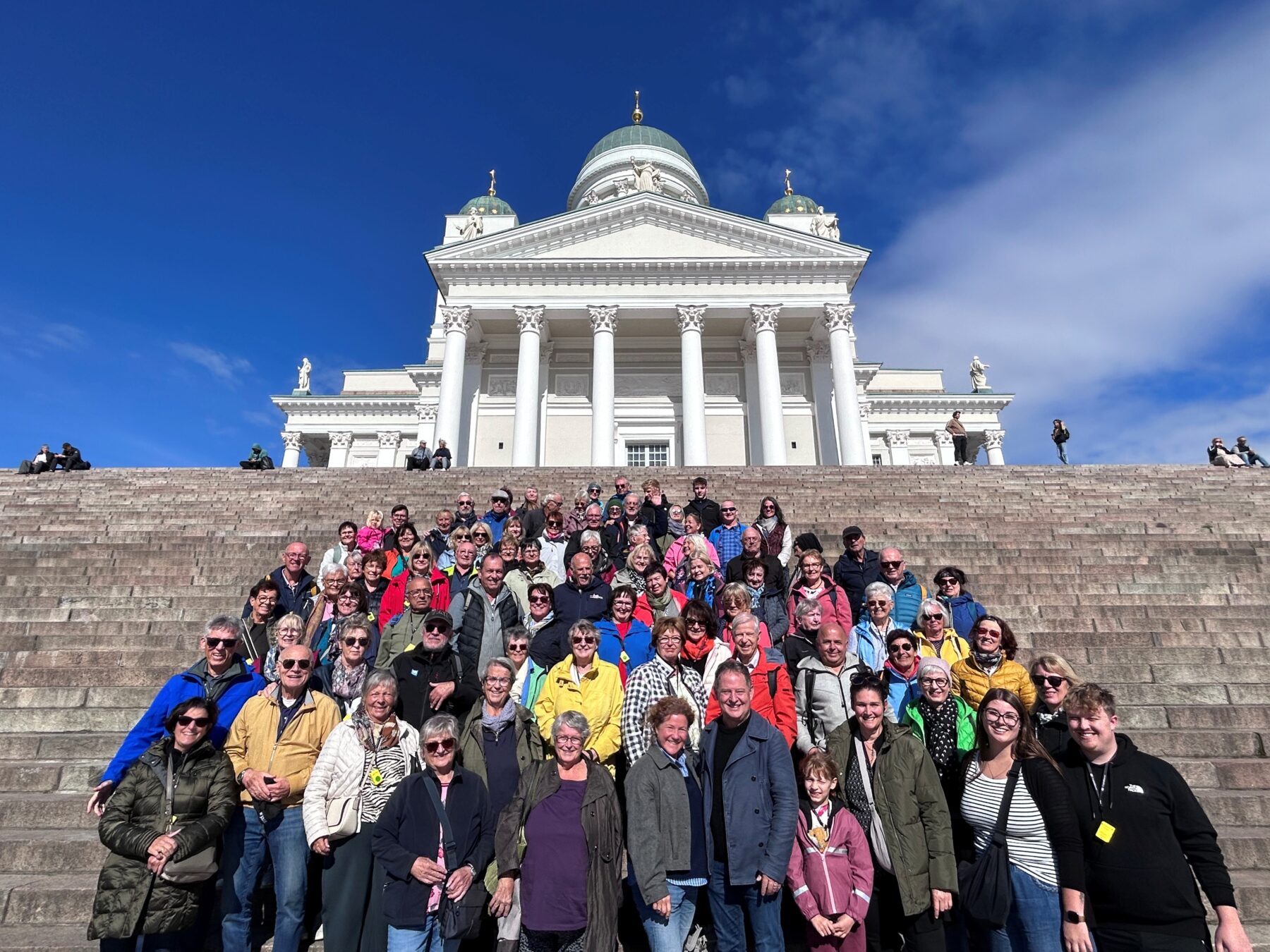 Gruppenfoto in Helsinki: Die finnische Hauptstadt war neben den drei Ländern des Baltikums Ziel der diesjährigen Burghauser Städtereise Fotocredit: Stadt Burghausen